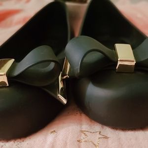 Black and gold Mel by  Melissa